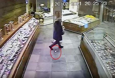 У Неаполі розшукують чоловіка, який у супермаркеті загубив діаманти на 50 тисяч євро