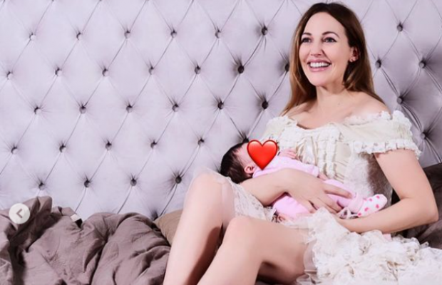 Зірка "Величного століття" Мер'єм Узерлі показала фото з доньками