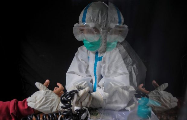 За крок до повного локдауну: у Польщі посилили карантин на три тижні (відео)