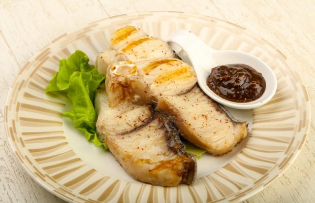 Сочный стейк зубатки: как приготовить вкусную рыбу