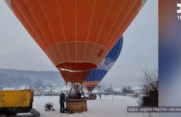 Львів'яни перелетіли через Карпати на повітряній кулі (відео)