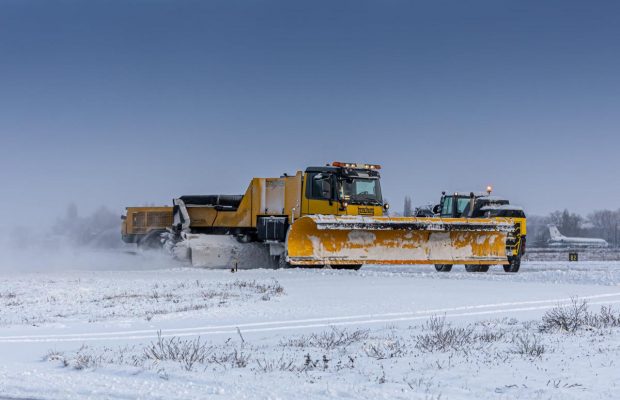 Аэропорт «Борисполь» продолжает работать в штатном режиме в условиях непрекращающегося снегопада