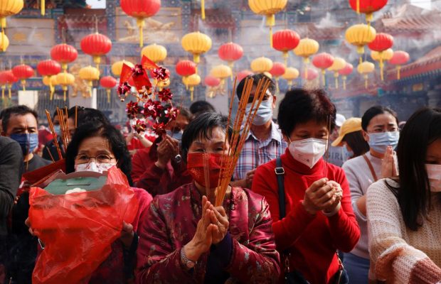 В Китае празднуют Новый год: по всей стране устраивают световые шоу (фото, видео)