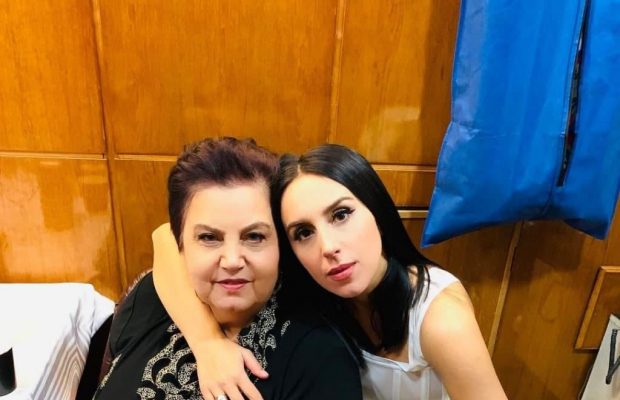 Джамала трогательно поздравила маму, опубликовав семейные снимки