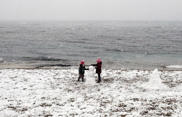 В Греции приостановили вакцинацию из-за сильных снегопадов (фоторепортаж, видео)
