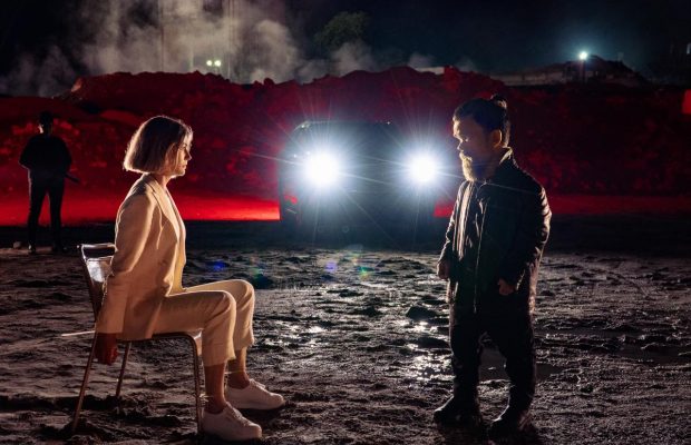 Що в кіно з 18 лютого: блискуче протистояння «хижаків» Розамунд Пайк і Пітера Дінклейджа в «Аферистці» та інші прем'єри тижня