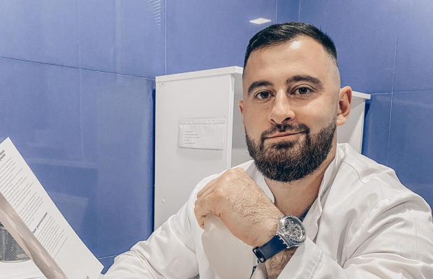 Пластический хирург Иракли Жгенти: Важно различать желание пациента быть молодым и желание гнаться за трендами. Врач не должен дать пациенту стать жертвой моды