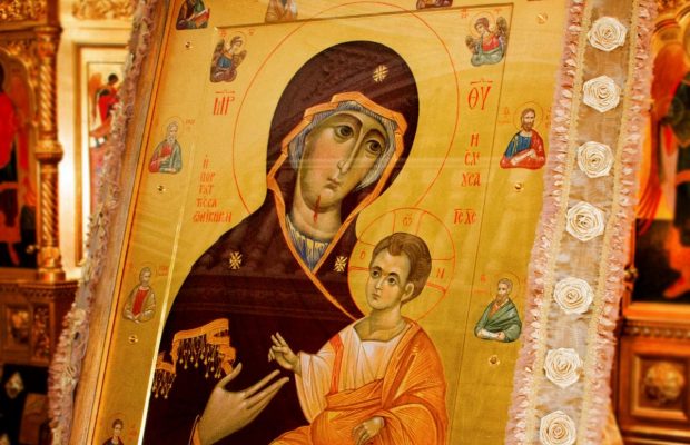 Иверская икона Божией Матери: как почитается и от чего помогает
