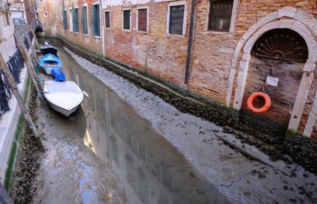 У Венеції пересохли знамениті канали: що відбувається (фоторепортаж, відео)
