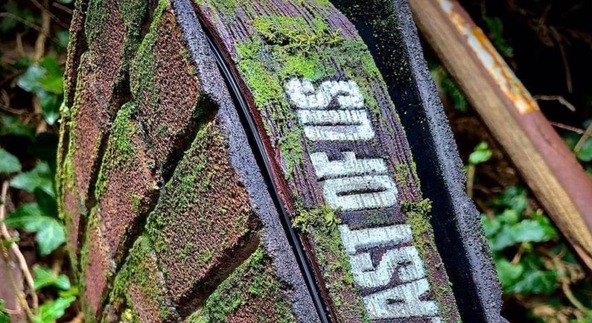 Ентузіаст створив PlayStation 5 в стилі гри The Last of Us