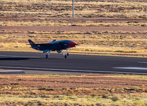 Летные испытания аппарата Loyal Wingman признаны полностью успешными / фото Boeing Летные испытания аппарата Loyal Wingman признаны полностью успешными / фото Boeing