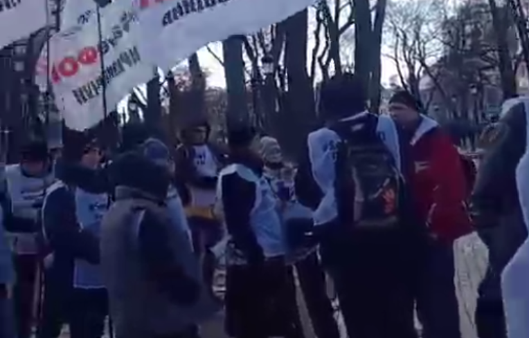 В Киеве пикетируют Раду и Мариинский дворец / скриншот