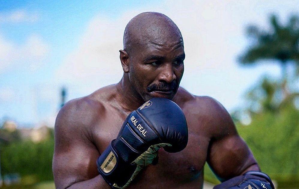 Евандер Холіфілд готується повернутися на ринг / фото instagram.com/evanderholyfield Евандер Холіфілд готується повернутися на ринг / фото instagram.com/evanderholyfield