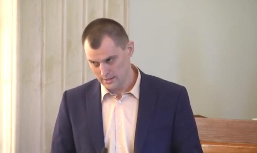Мовний скандал у Харківській облраді - депутат розгнівав свою партію виступом російською / Скріншот Мовний скандал у Харківській облраді - депутат розгнівав свою партію виступом російською / Скріншот