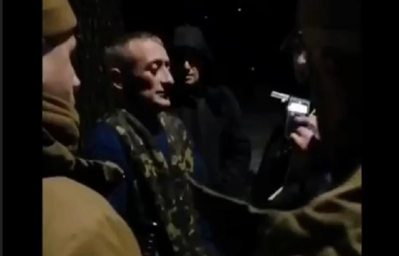 Пьяный водитель в Киеве устроил патрульным стендап-шоу / скриншот Пьяный водитель в Киеве устроил патрульным стендап-шоу / скриншот