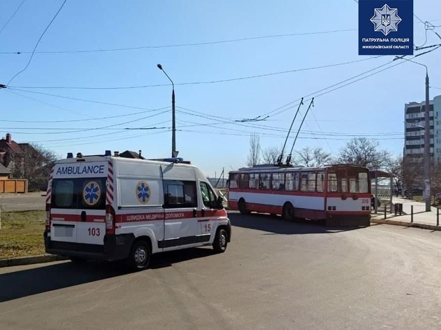 На місце приїхали медики і поліція / фото: facebook.com/mykolaivpolice На місце приїхали медики і поліція / фото: facebook.com/mykolaivpolice
