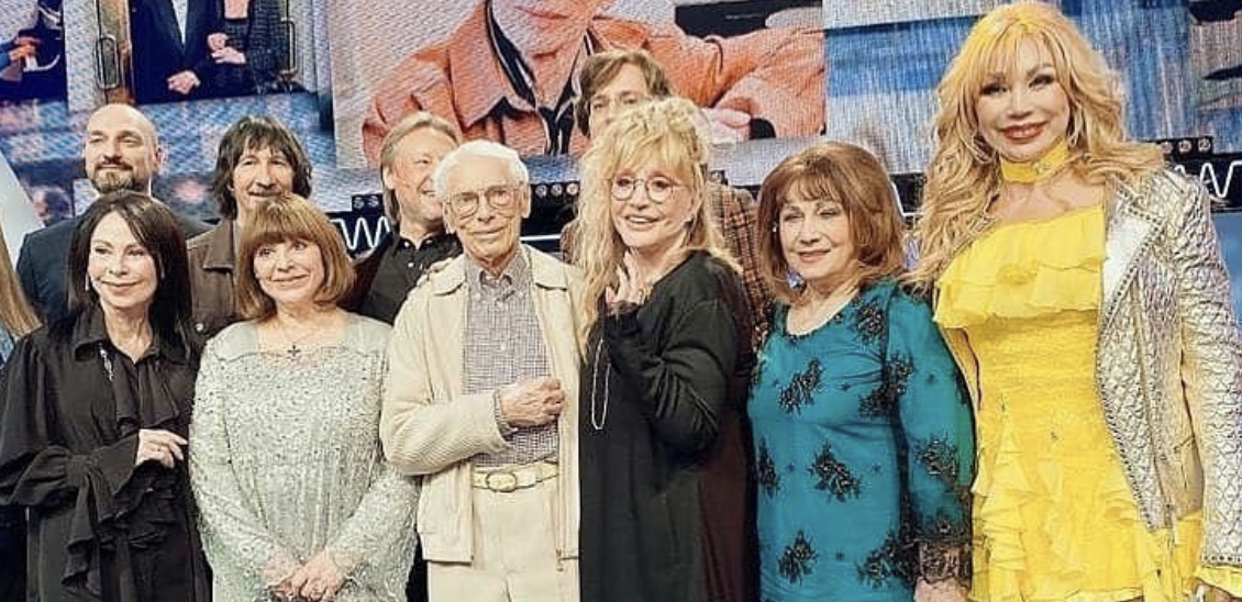 Пугачева появилась в балахоне / фото instagram.com/alla_pugacheva_forum Пугачева появилась в балахоне / фото instagram.com/alla_pugacheva_forum