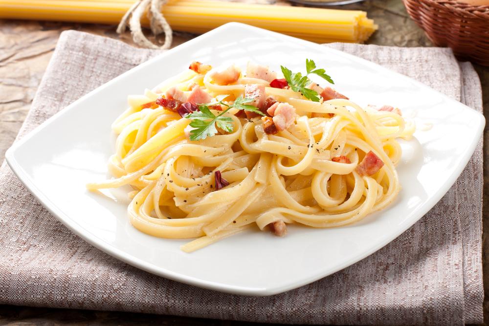 Время добавления соли в воду может серьезно влиять на вкус готовых макарон / фото ua.depositphotos.com Время добавления соли в воду может серьезно влиять на вкус готовых макарон / фото ua.depositphotos.com