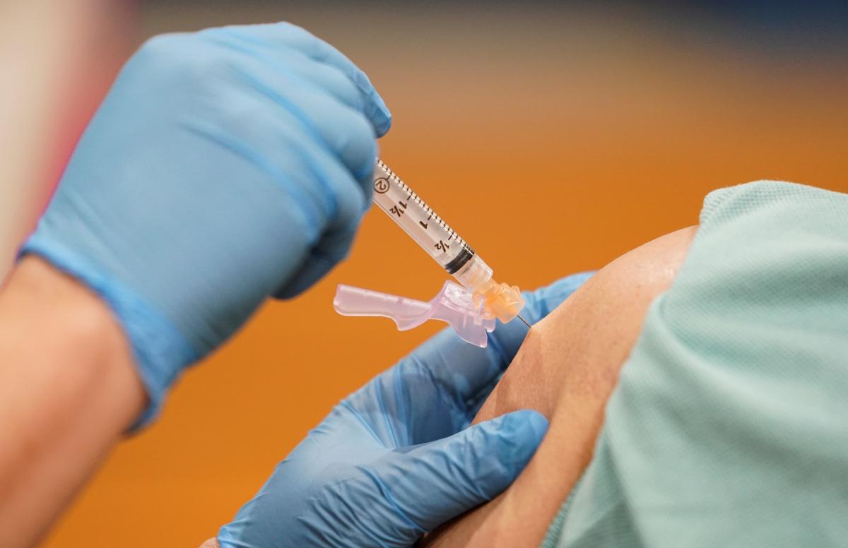 После вакцинации должны появиться антитела / REUTERS