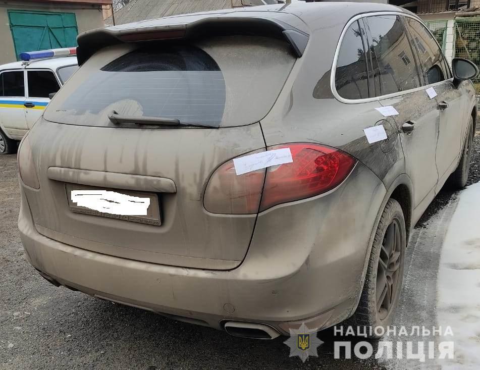 Автомобиль Porsche Cayenne полицейские изъяли и поместили на штрафплощадку / фото npu.gov.ua