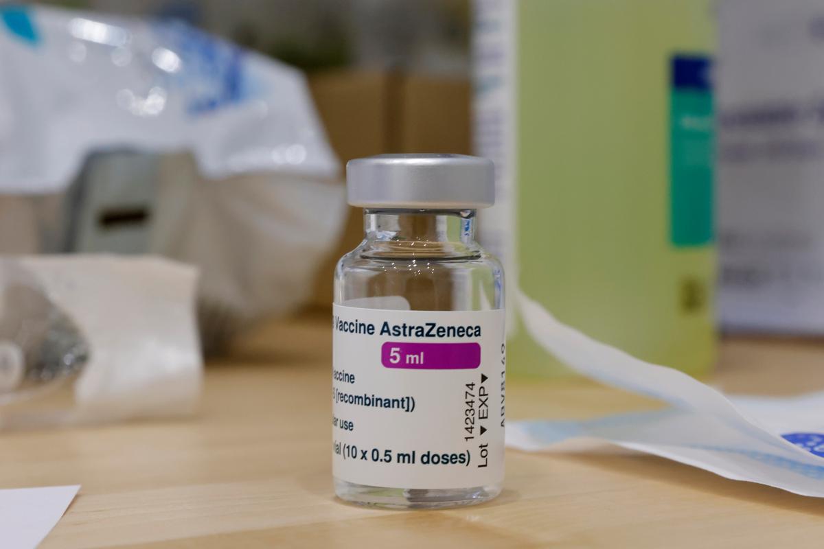 Вакцинация AstraZeneca / фото REUTERS