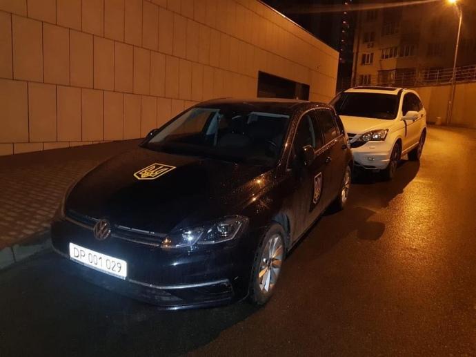 Russian diplomats' cars "decorated" with Ukraine trident / Photo from pravda.com.ua