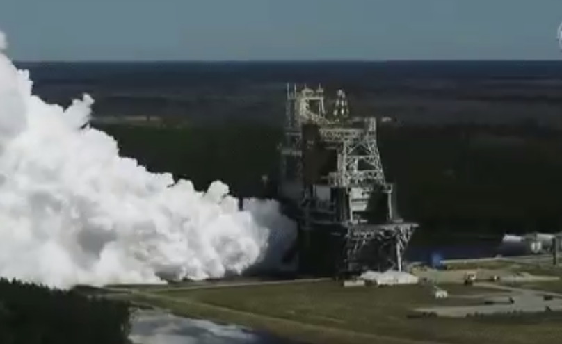 NASA испытало двигатели на ракете / скриншот