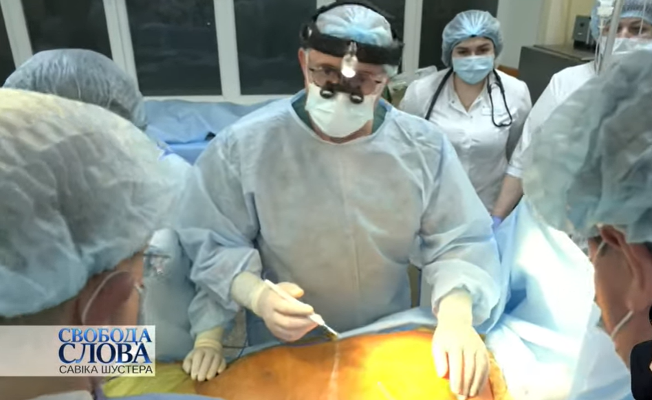 Операцию проводила команда хирургов под руководством Бориса Тодурова / фото скриншот