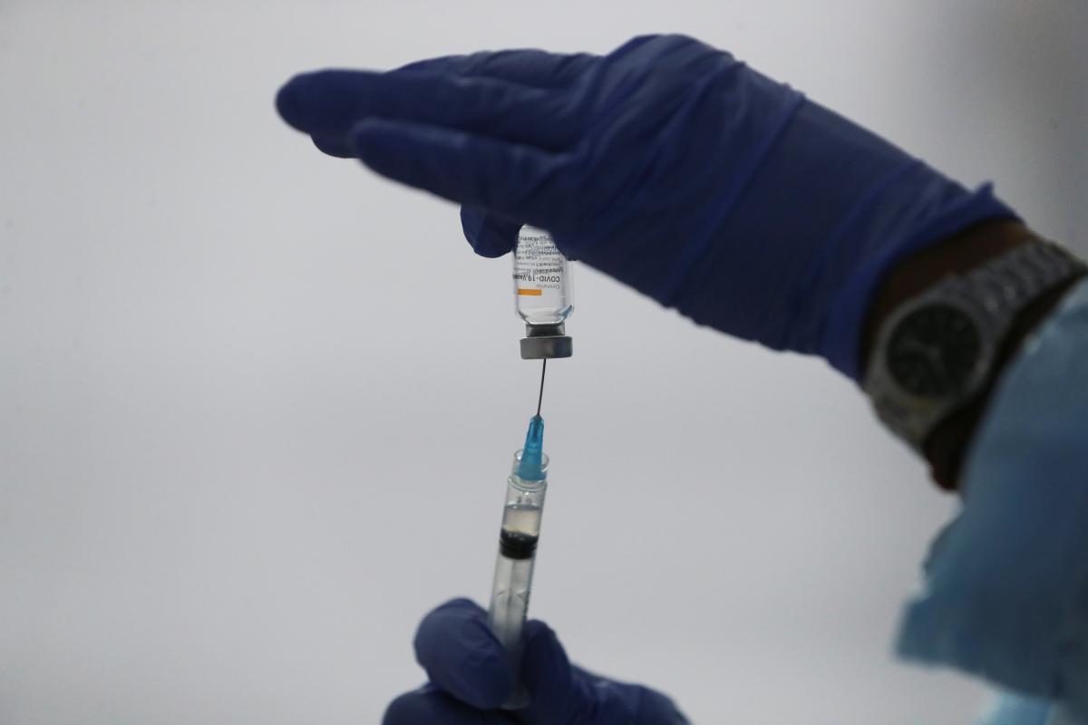 Health official elaborates on supplies of COVID-19 vaccines to Ukraine / REUTERS