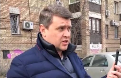 Водителю нардепа в результате выписали штраф за нарушение ПДД / скриншот из видео Водителю нардепа в результате выписали штраф за нарушение ПДД / скриншот из видео