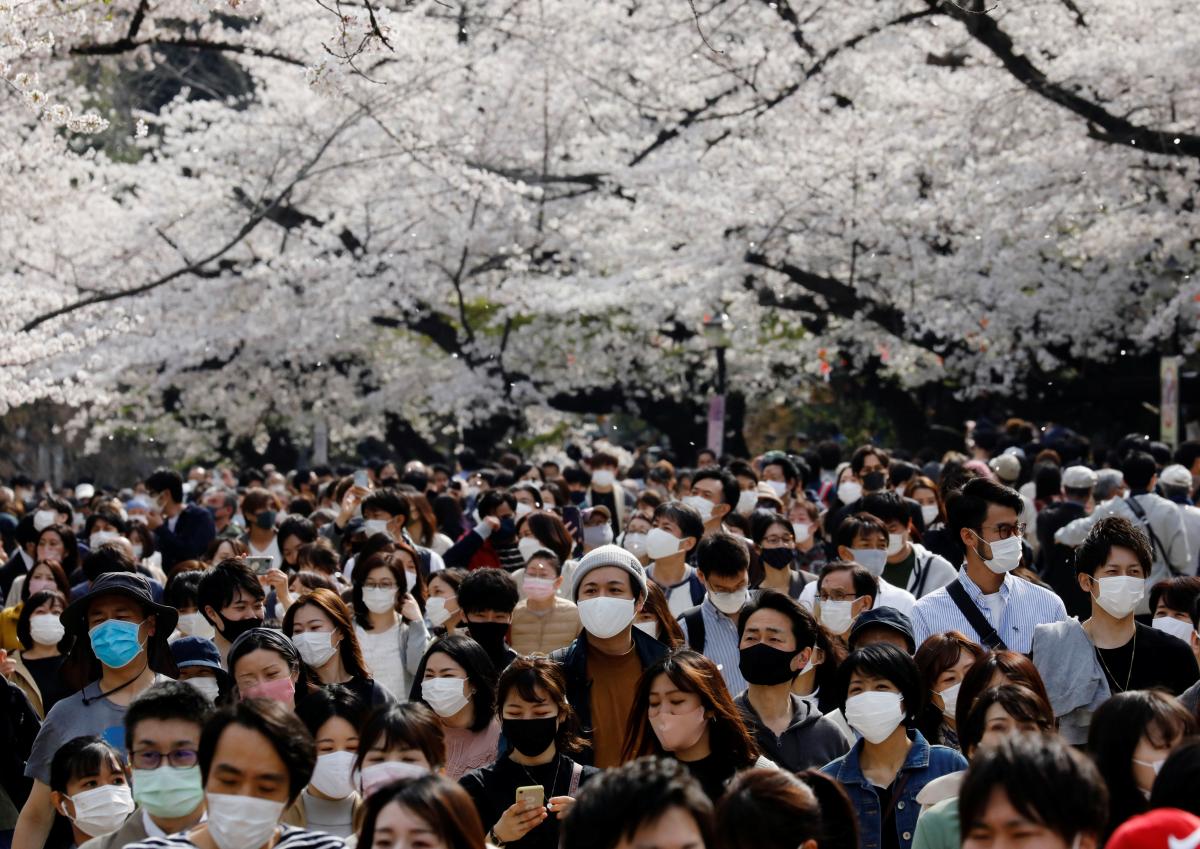 Из-за ухудшения ситуации с коронавирусом врачи призывают не проводить в Токио Олимпийские игры / фото REUTERS