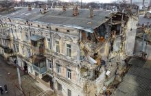 В центре Одессы частично обрушился жилой дом-памятник архитектуры (фоторепортаж)