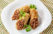 Аппетитные блинчики с мясом: 4 крутых рецепта на Масленицу