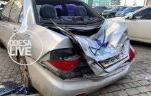 Одессит выпрыгнул из окна 23-го этажа, упал на авто и выжил: появились фото и видео с места происшествия