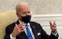 Байден резко раскритиковал двух губернаторов за отмену требования о ношении масок