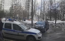 Застукали во время секса с подругой: в Москве школьник выпрыгнул с 17-го этажа и выжил
