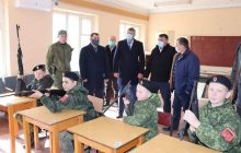 Командующий "полка самообороны Крыма" засветился на детском военизированном мероприятии (фото)
