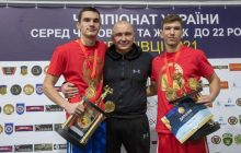 На чемпионате Украины боксера-юниора загнали в угол, но он блестяще выкрутился (видео)