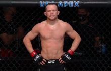 Нокаутував забороненим ударом: російського бійця UFC дискваліфікували і позбавили поясу (відео)