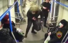 В России бродячий музыкант избил слушателя за просьбу не фальшивить