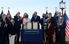 Конгресс США одобрил "План спасения Америки" на $1,9 триллиона
