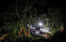 В Індонезії автобус із дітьми зірвався в прірву: 27 людей загинули (фото)