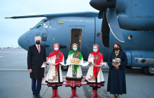 В Киев прилетел президент Литвы: завтра он будет выступать в Раде (фоторепортаж)