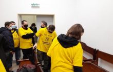 Суд Киева принимает решение по делу о книге Стуса: ни Медведчука, ни его адвокатов нет (фото)