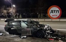Жуткое ДТП возле зоопарка в Киеве: BMW протаранил машину аварийной службы (видео)