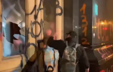 Под Печерским судом готовят акцию в поддержку активиста, задержанного за битые стекла в ОП