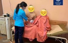 Держались из последних сил: в Киеве трое детей провалились под лед (фото)
