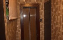 В Тернополе жители многоэтажки замуровали лифт и не пускают в него соседей (видео)