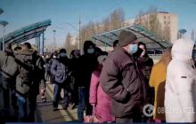 СМИ показали 100-метровую очередь на трамвай в Киеве (видео)
