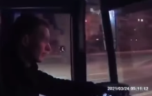"Пошла на**й": в Кривом Роге водитель троллейбуса нагрубил пассажирке и попал на видео